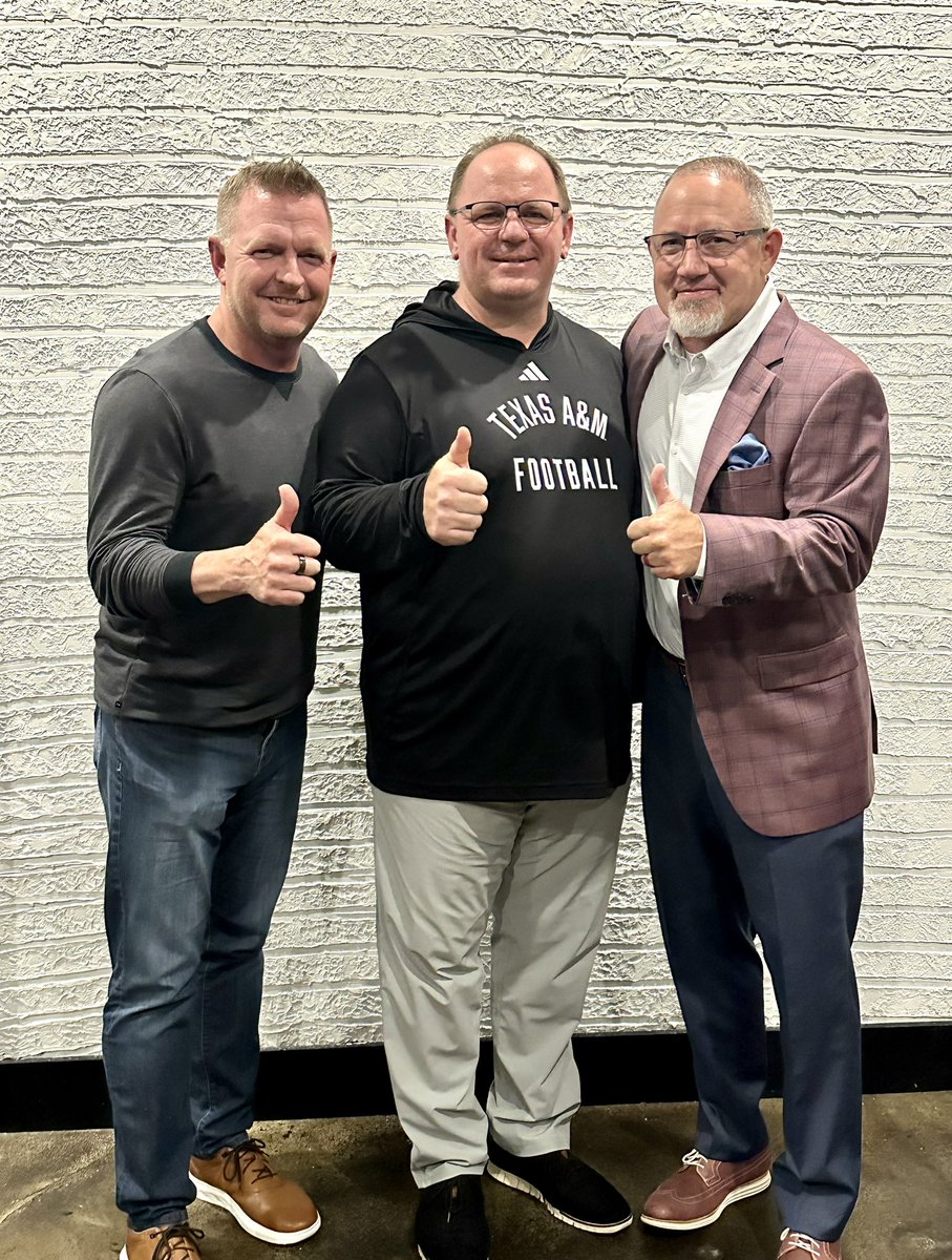 My 1️⃣st 📸with 2️⃣ HOF’s 🏈⚾️…