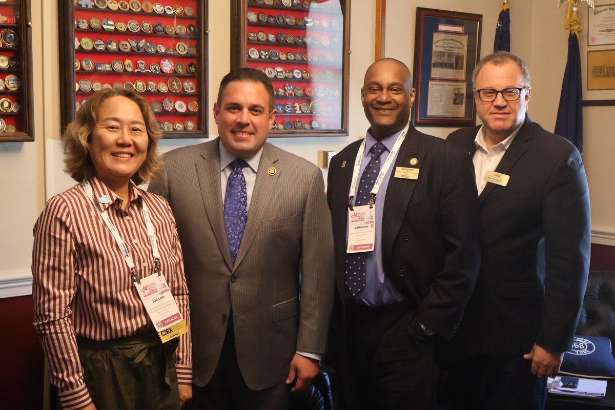 Great to have friends @LIRealtors on #CapitolHill to talk issues important to their industry and ways we can make life more affordable. Thankful to continue the conversation from their recent event with the #LongIslandNY delegation.