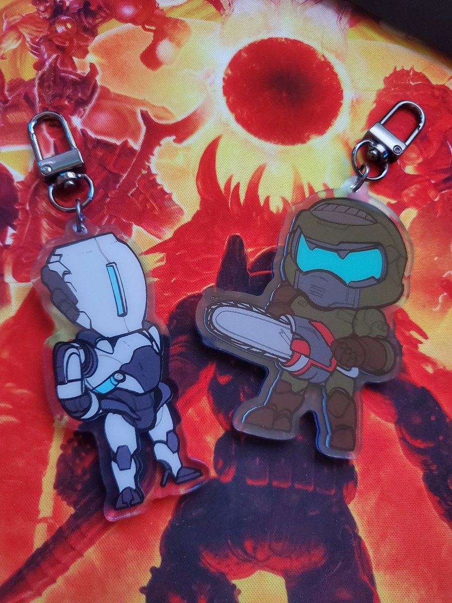 Look at these absolute cuties that arrived today created by the amazing @ErikaGSkerzz !!! You can order these from her Ko-fi shop, or the Halo variants! ko-fi.com/s/ae1ab715b3 #DOOM #keychains #ripandtear