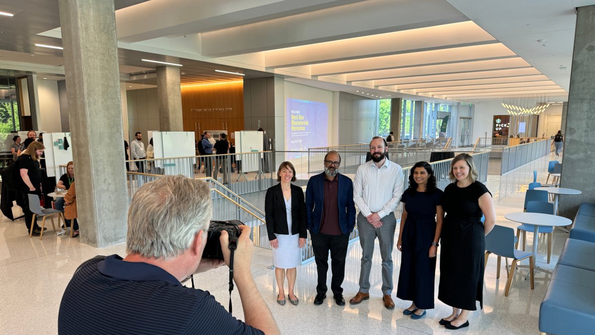 Scenes from day 1 of the #NextGenBiomaterials workshop at the Knight Campus, today. Funded through a new collaboration between the @NSF DMR and @NIBIBgov, the collaboration bt #KnightCampusBioE, @uoCHandBIC & Materials Science Institute continues tomorrow bit.ly/44FdqaD