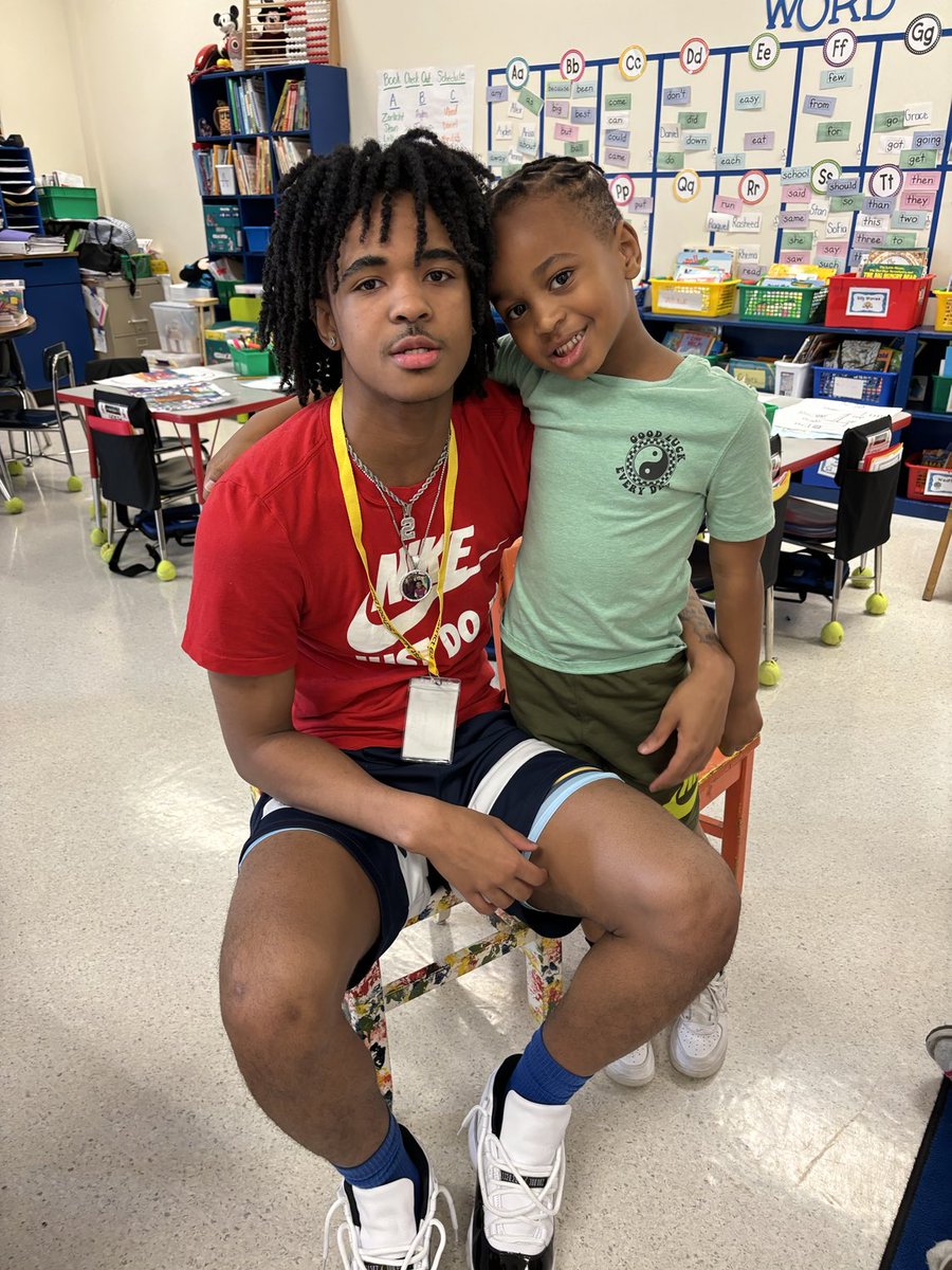 Mrs.Hoffmann tweet media