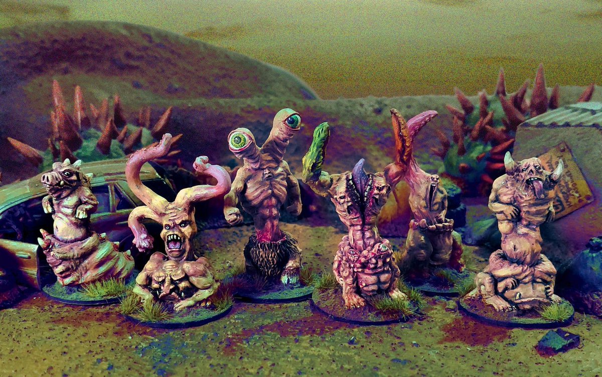Phew! Looking for miniatures to represent vague 'horrors' for #valleymicrogame has been tough. You're supposed to kitbash/make them, but I can't not help but search for a good miniature for the job. These wastemen from Jaycee Fairclough through Oldschool Miniatures are awesome!