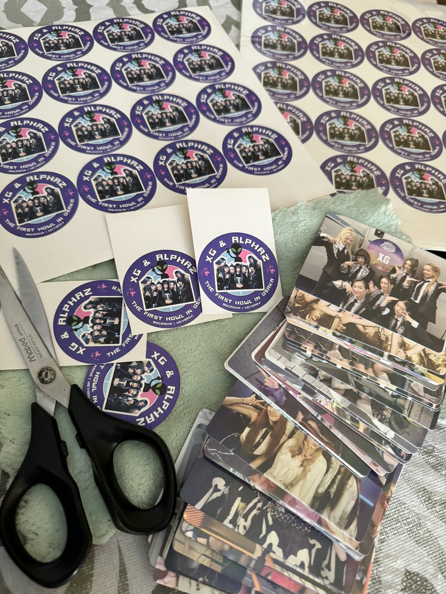 dlrama's tweet photo. D-2 till I arrive in Osaka
D-4 for #XG_firstHOWL concert
I’m working and preparing the ALPHAZ gifts side by side 🥹
Fighting!! For the love for XG!!! 🤺💗
#XG #XGALX #ALPHAZ #XG_1stWORLDTOUR https://t.co/BGLMH6Qjxq