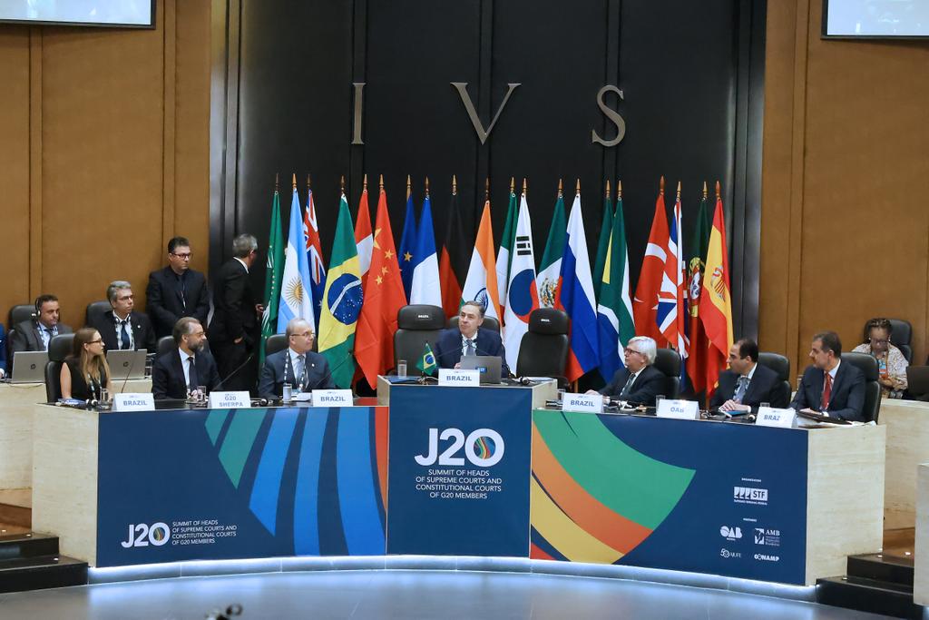 Mudanças climáticas e desenvolvimento sustentável foram temas da segunda sessão do #J20 desta segunda-feira (13/5): bit.ly/J20-ClimaeDese…⚖️ #Acessibilidade #PraTodosVerem #PraCegoVer: contém descrição acessível.