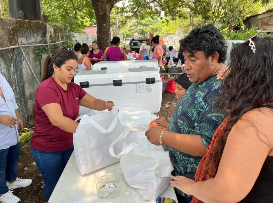 Estuvimos en la Ana Carreto con la jornada alimentaria, en donde las y los vecinos nos compartieron que son de mucha utilidad. ¡Gracias por su confianza! #Veracruz #Portisere