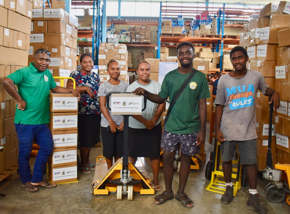 #PartnersInEducation held a celebration tea party after delivering over 19,500 school textbooks to 6 Solomon Islands provinces! Thank you @DefenceAust @NZDefenceForce and Solomon Islands 🇸🇧 Ministry of Education & Human Resources Development for making this happen! 🇦🇺🇸🇧🇳🇿