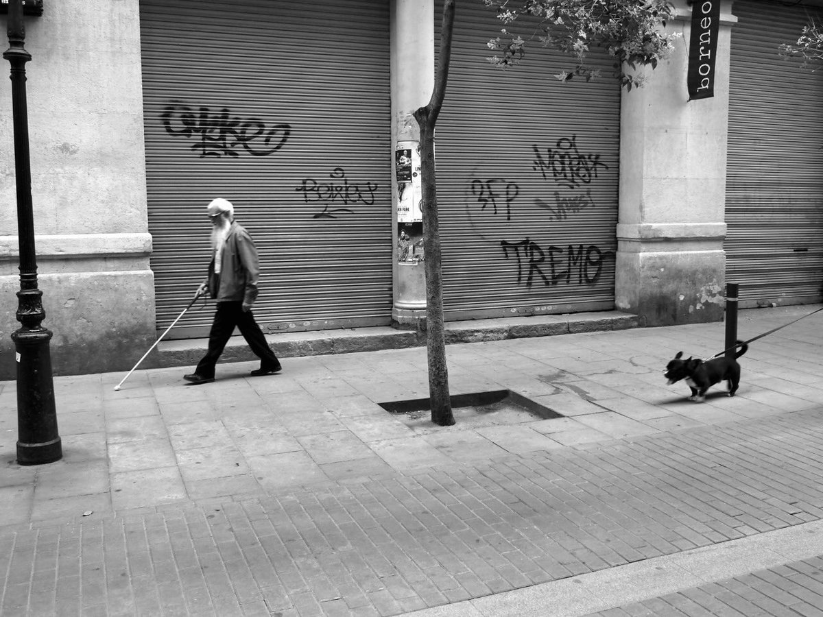 Au fil des rues #streetphoto #photography #mai