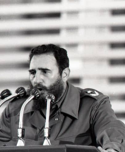 Fidel: “La patria (...) nos compensa íntimamente saber que sin embargo estamos haciendo hoy lo que mañana tendrá nuestro pueblo, estamos haciendo hoy lo que mañana tendrá la patria”.  #LaHabanaDeTodos #LaHabanaViveEnMí