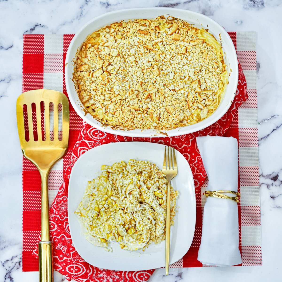 This easy @Ritzcrackers chicken casserole recipe is a family favorite! It's perfect for a quick and delicious weeknight meal! funhappyhome.com/ritz-chicken-c… #easydinnerideas