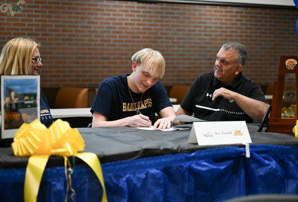Signed. Sealed. Delivered. <a href="/BenKoubek13/">Ben Koubek</a> inked his named on his NLI to play for <a href="/GRCCMensBBall/">GRCC Mens Basketball</a>!
📸: athletics.tvcs.org/galleries/boys…