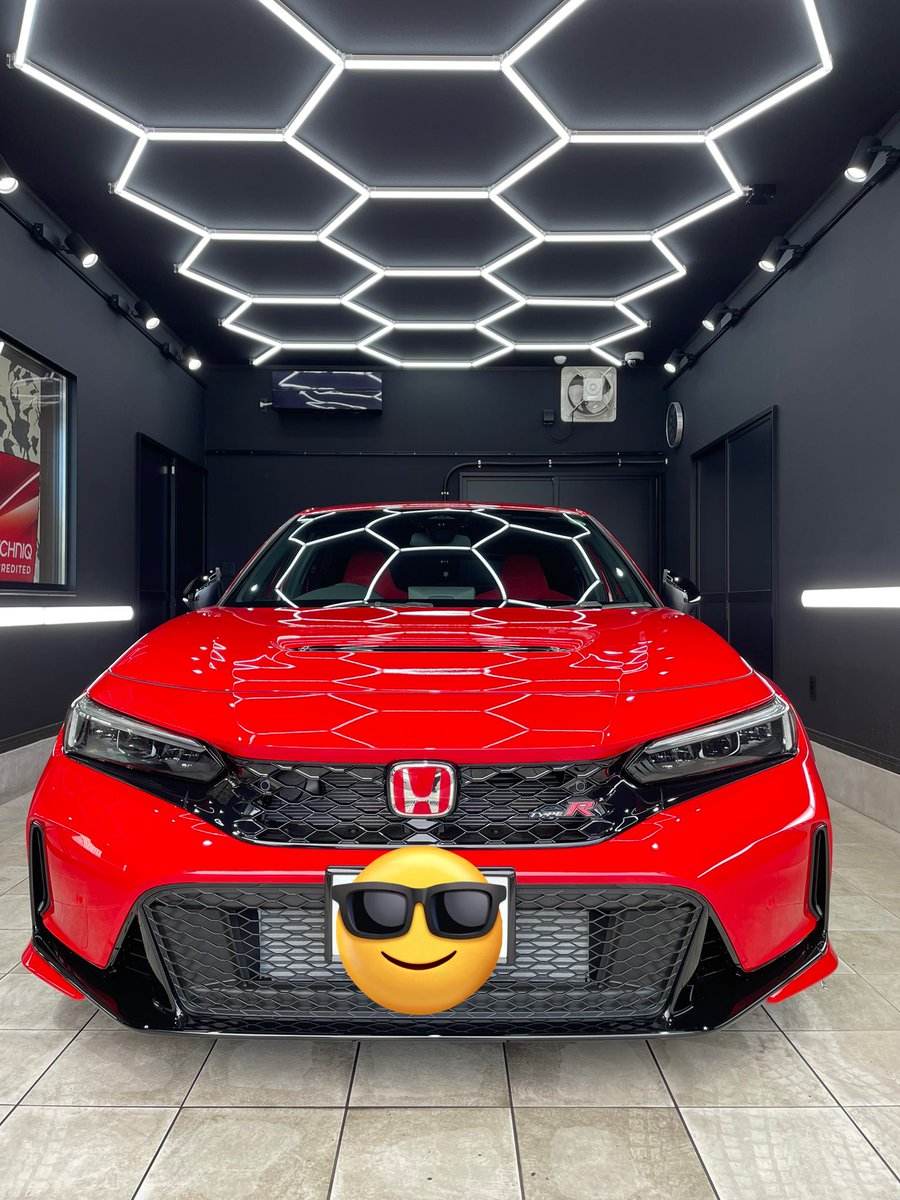911gts_macangts's tweet image. コーティングから帰宅。

塗装状態の悪い箇所だけ丁寧に研磨して、ジーテクニック3層施工して頂いてピカピカ。

フロントガラスも、ホイールも、外から見えないボンネット裏やドア開けた開口部分も、全部ジーテクニックにて仕上げて頂いて感謝です。

#ジーテクニック #gtechniq