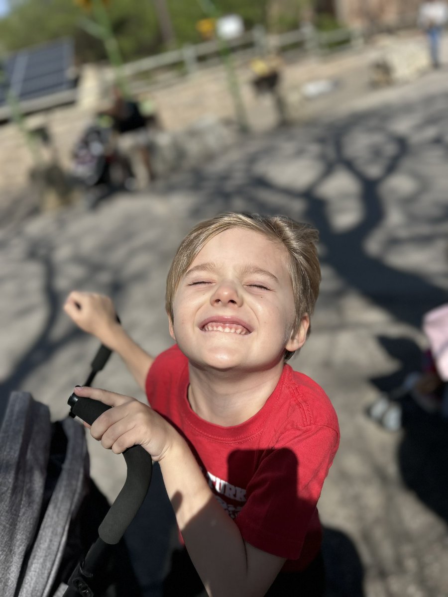 LynetBerk's tweet photo. These two truly have my heart, they make me want to be a mom even more than ever. https://t.co/fUxb8WdvxN