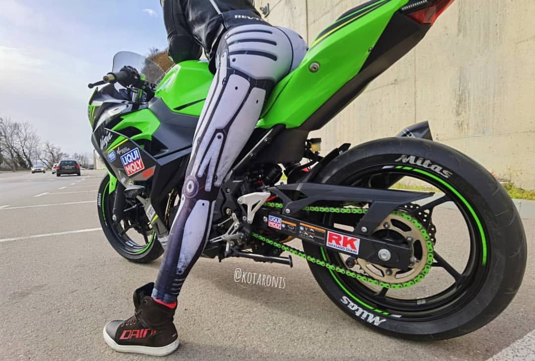Kawasaki Ninja 400
#BikerGirl

📸
Kotaronis
