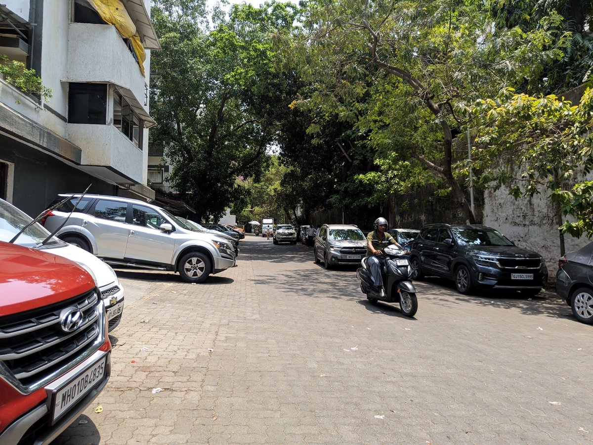 India's top-selling vehicle, the Maruti Baleno, occupies an area of 75 square feet. Based on the average rate of 99 acres in this area, each on-street parking spot would equate to ₹56 lakh worth of real estate space. Despite this, we offer it free of charge.
#DonaldShoup