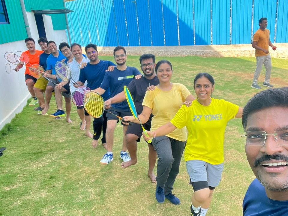#HappyHyderabad #badminton🏸

Spreading Happiness 

Thanks Everyone 

Supporting #hyderabadCyclingRevolution #activemobiltiy Campaign 

Walk < 1 km
Bicycle < 5 km 
Public Transport > 5 km