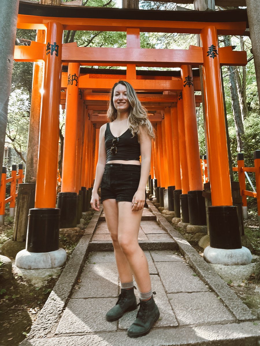 It's been a month of writing and working remotely in Kyoto, Japan -- an absolute dream. ✨ Days spent drinking matcha, exploring shrines, reading in sprawling gardens, and writing in coffeeshops built inside traditional Japanese buildings. ✍️ The beauty of this city is