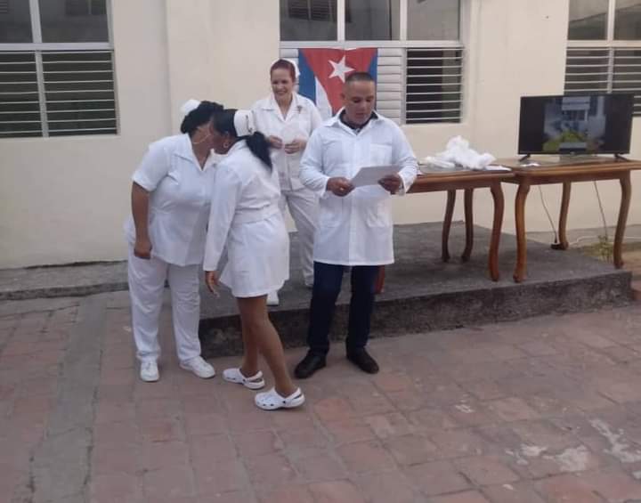 Está mañana en #Guane por el Día de la Enfermería,  fueron reconocidos trabajadores destacados  por su entrega, consagración y compromiso en la labor que realizan en el policlínico Manuel Piti Fajardo #PinardelRio #CubaPorLaSalud #PorNuevasVictorias