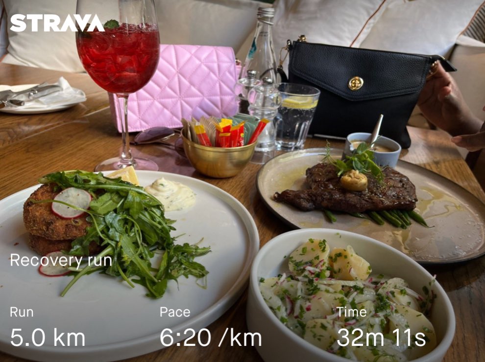 Monday was not skipped and a recovery run happened

Just a social runner with a love of clothes and food (good food) 🤭🥰

#socialrunner
#comradescountdown