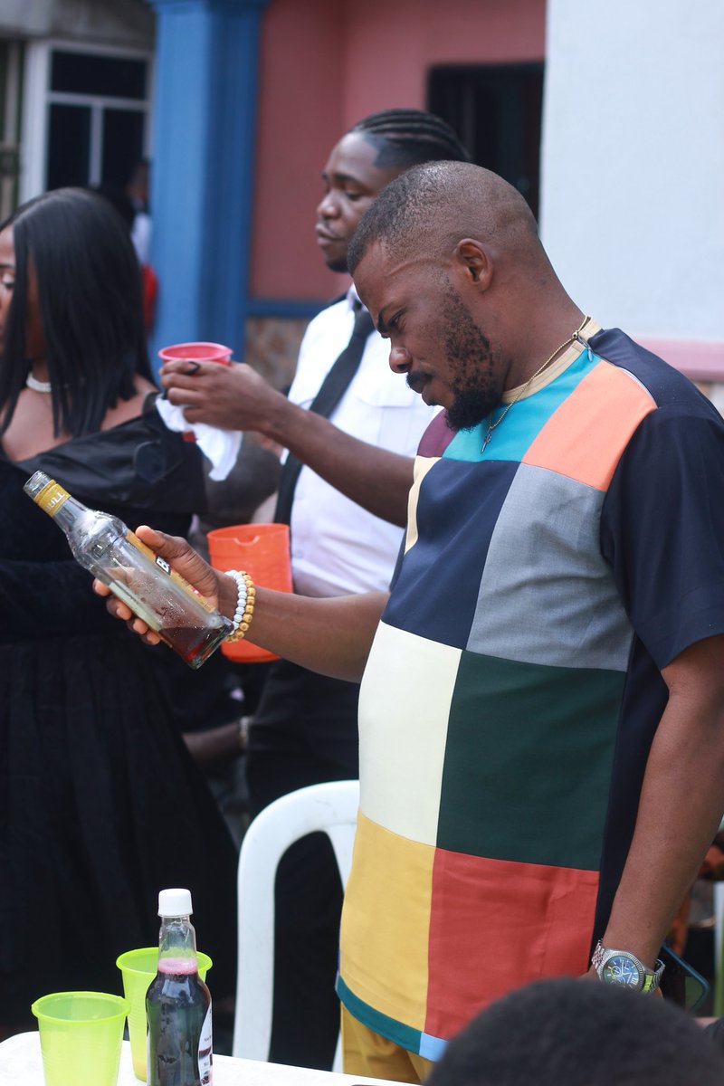uyotailor_'s tweet photo. When the alcohol hits the right spot, so you want to know the name of the CEO

@uyotailor_ 
#joesong https://t.co/LWRZYWarSY