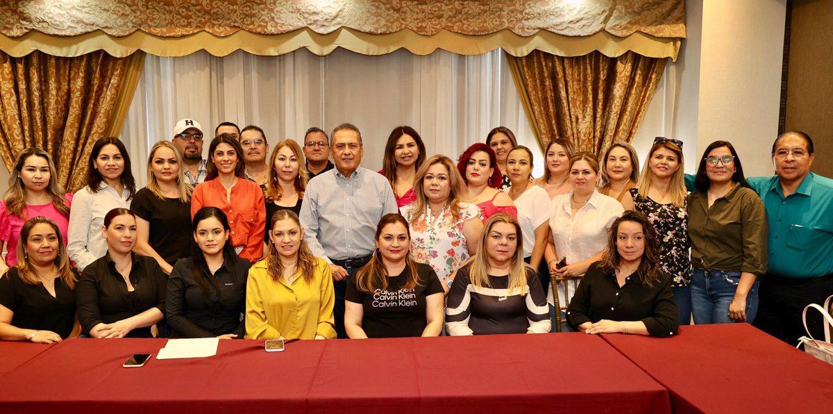 MFBeltrones's tweet photo. Este día, junto a @sylbeltrones, nos reunimos para escuchar y atender a madres y padres de familia de la #GuarderíaABC para asumir algunos compromisos que realizaremos desde el Congreso de la Unión a partir de septiembre. Les comparto un 🧵 sobre este encuentro: https://t.co/5FQTvTxOQy