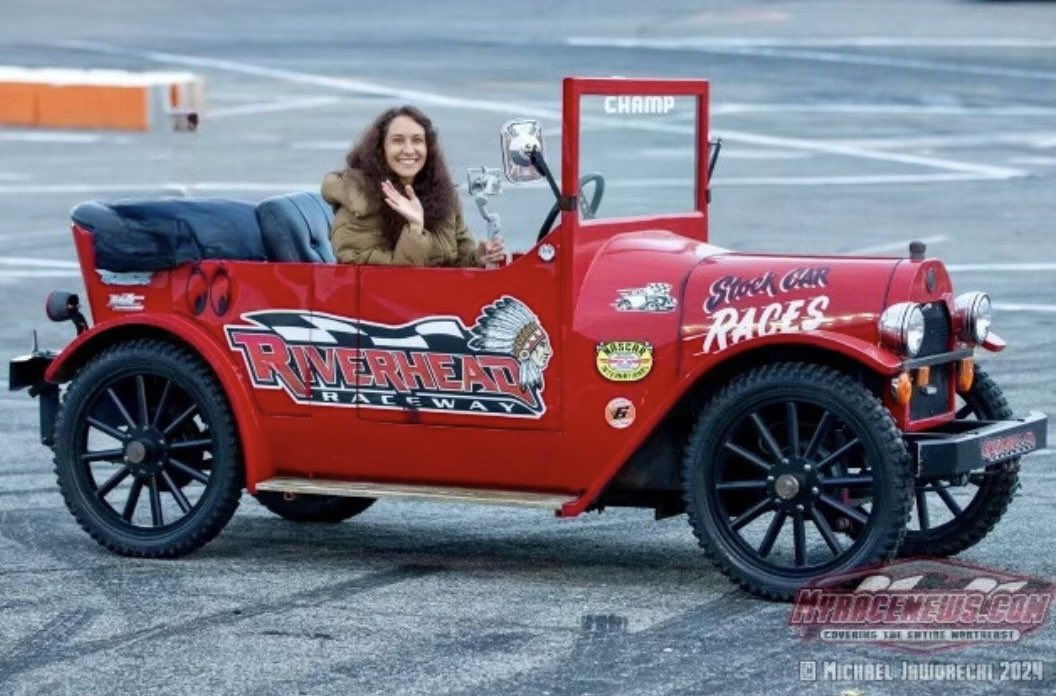 Fun times at Riverhead Raceway (Thank you Champ) #reneestakey #riverheadraceway #racecars #racecar #raceway #racewaypark #nascar #nascarracing #mascot #fun