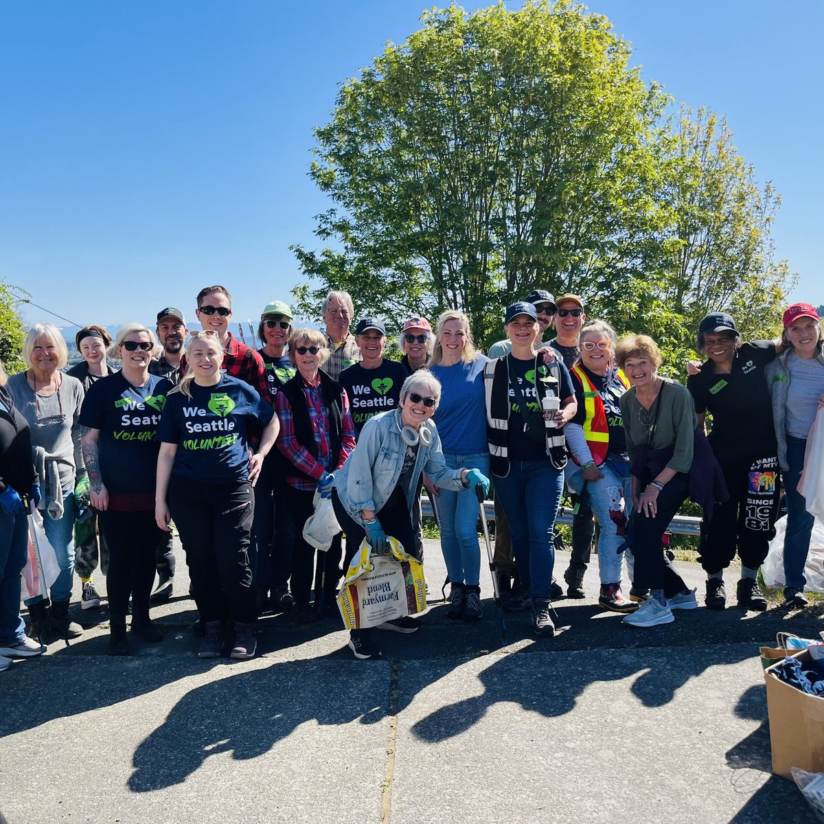 Join thousands of Seattleites on Saturday, May 18 as we unite as #OneSeattle to give back and take action for the #DayOfService. We're partnering with business, civic, and nonprofit groups as well as Seattle's sports teams for over 110 service events! Pick event #21 ! Register