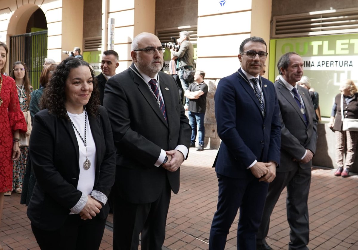 En la mañana de ayer asistimos a la Procesión y posterior Eucaristía en la Santa Iglesia Catedral en honor a San Pedro Regalado patrón de Valladolid. @CofPedroRegalad ¡VIVA SAN PEDRO REGALADO! Fotos @RubenOlmedo