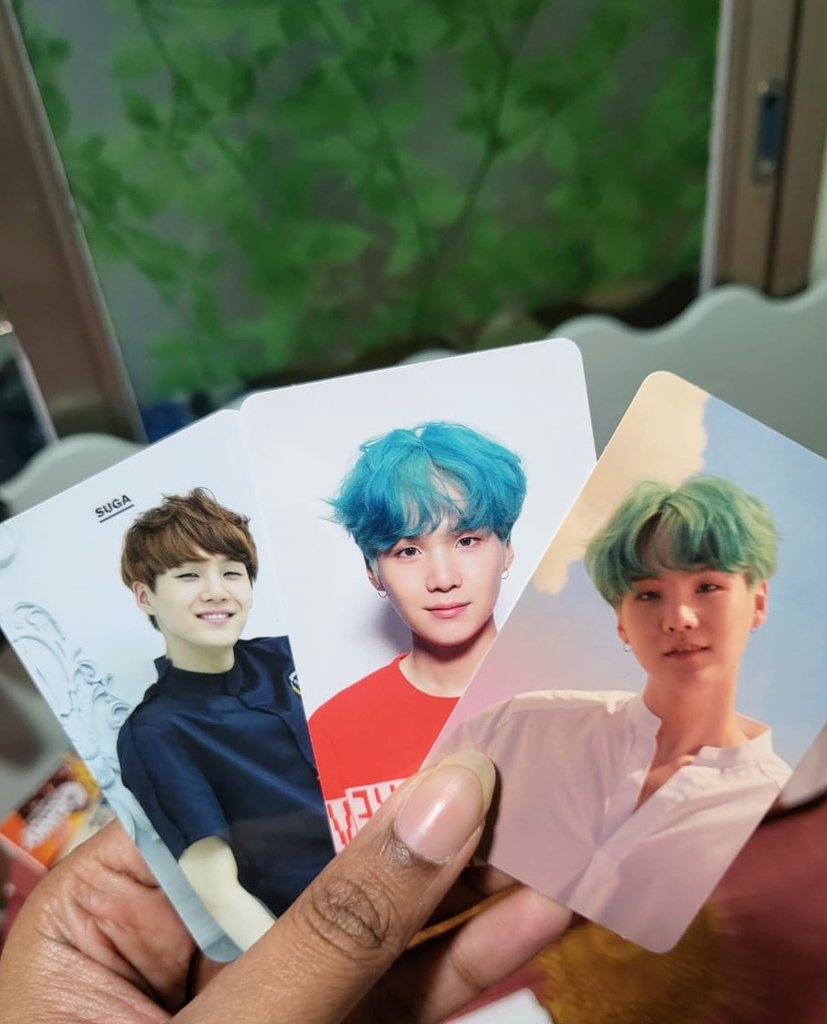 bunnybear_vkook's tweet photo. i'm so rich, see y'all... 😌

#MintYoongi https://t.co/xVrAmTZ5q2
