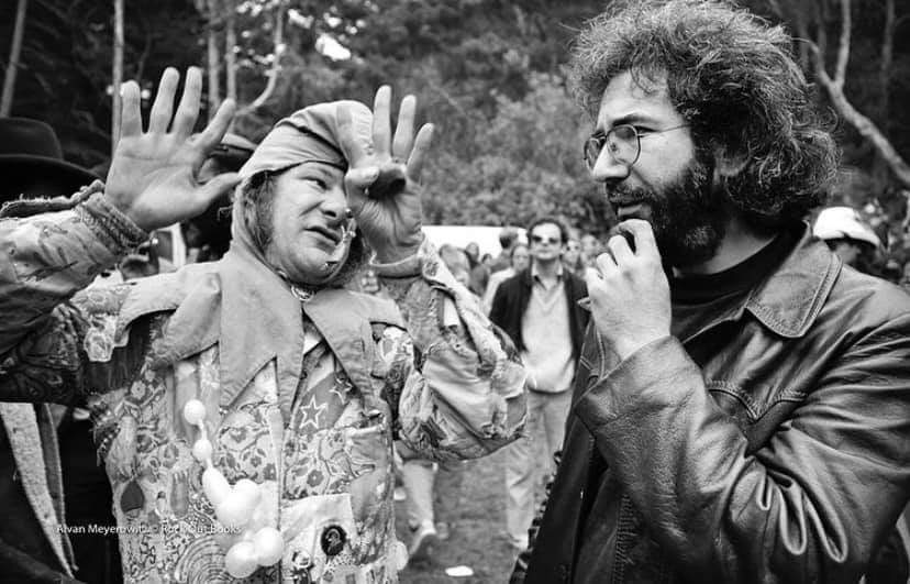 Wishing a happy 88th birthday to the clown prince of the counter-culture, Wavy Gravy, whose commitment to peace, justice, and humor continues to do so much good for so many 📷 Alvan Meyerowitz