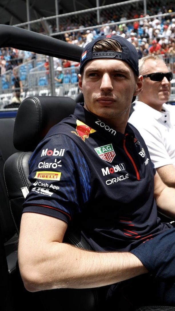 Something about snapback Max Verstappen......