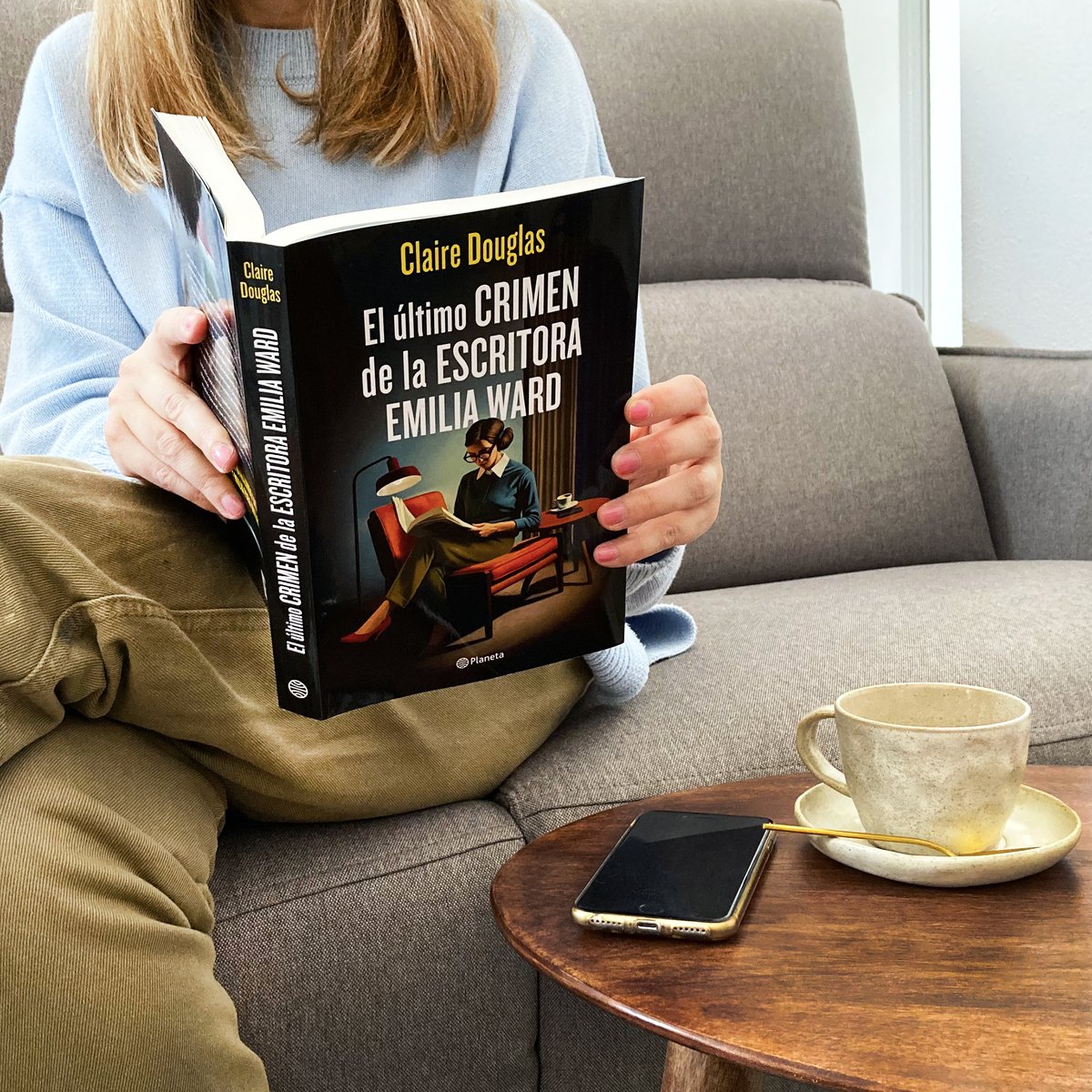 📢 ¡SORTEO! ¿Quieres ganar un ejemplar de «El último crimen de la escritora Emili Ward», de <a href="/Dougieclaire/">Claire Douglas</a>?

Solo tienes que:

👉Seguir a <a href="/edit_planeta/">Editorial Planeta</a> 
⚠️Hacer RT
👥Etiquetar a 2 personas

⏳Tienes tiempo hasta las 10h del lunes 20/05. ow.ly/6n7I50RFqYV