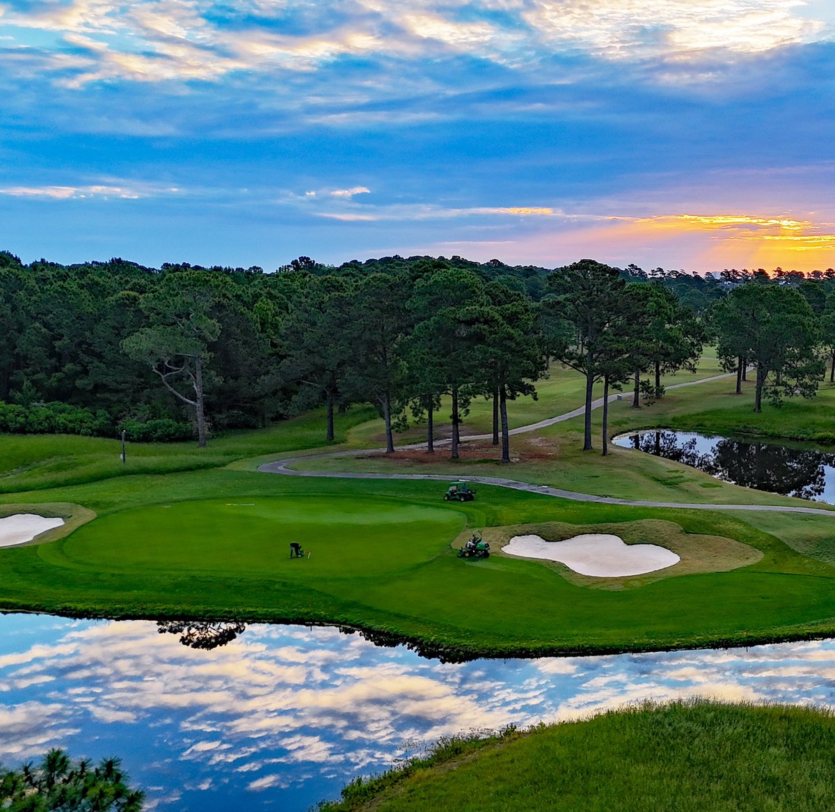 Getting ready for the day at Myrtlewood Golf Club. The new look of the par three 11th on the PineHills Course ⛳️ #MyrtleBeachGolf