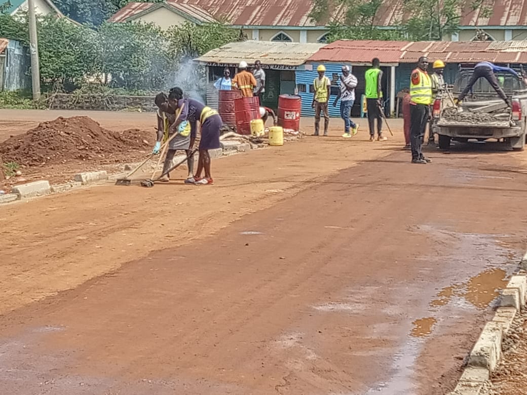 I'm impressed with the progress of the upgrading of the Kababa Ring Road in Siaya Town to bitumen standard. My administration is keen on awakening and unlocking the potential of Siaya town by improving the road network and having security lights all around the town. We will…