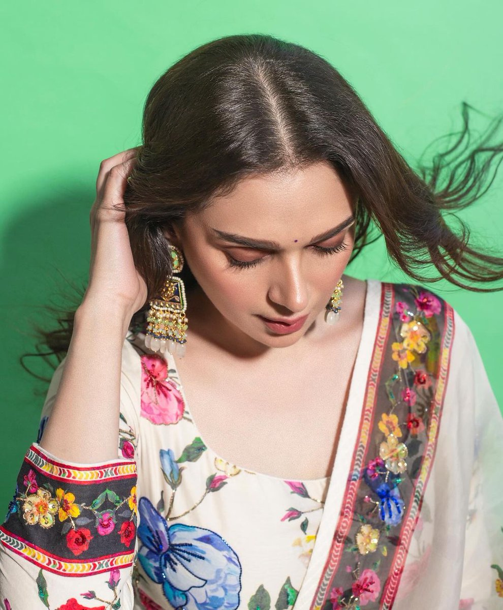 #AditiRaoHydari 😍