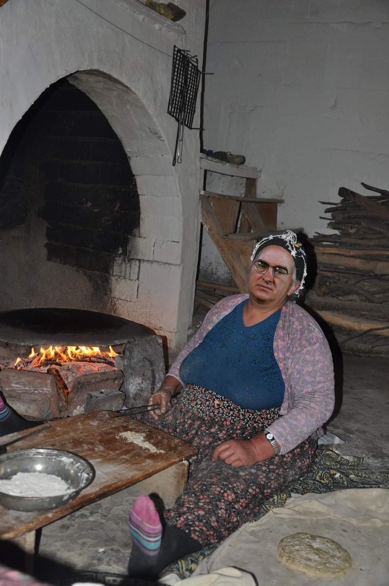 Şurada yediğin gözlemenin tadını en iyi pizzacıda bulamazsın, biz gavur pizzasıyla değil gözlemeyle büyüdük diyorsan BEĞEN VE PAYLAŞ