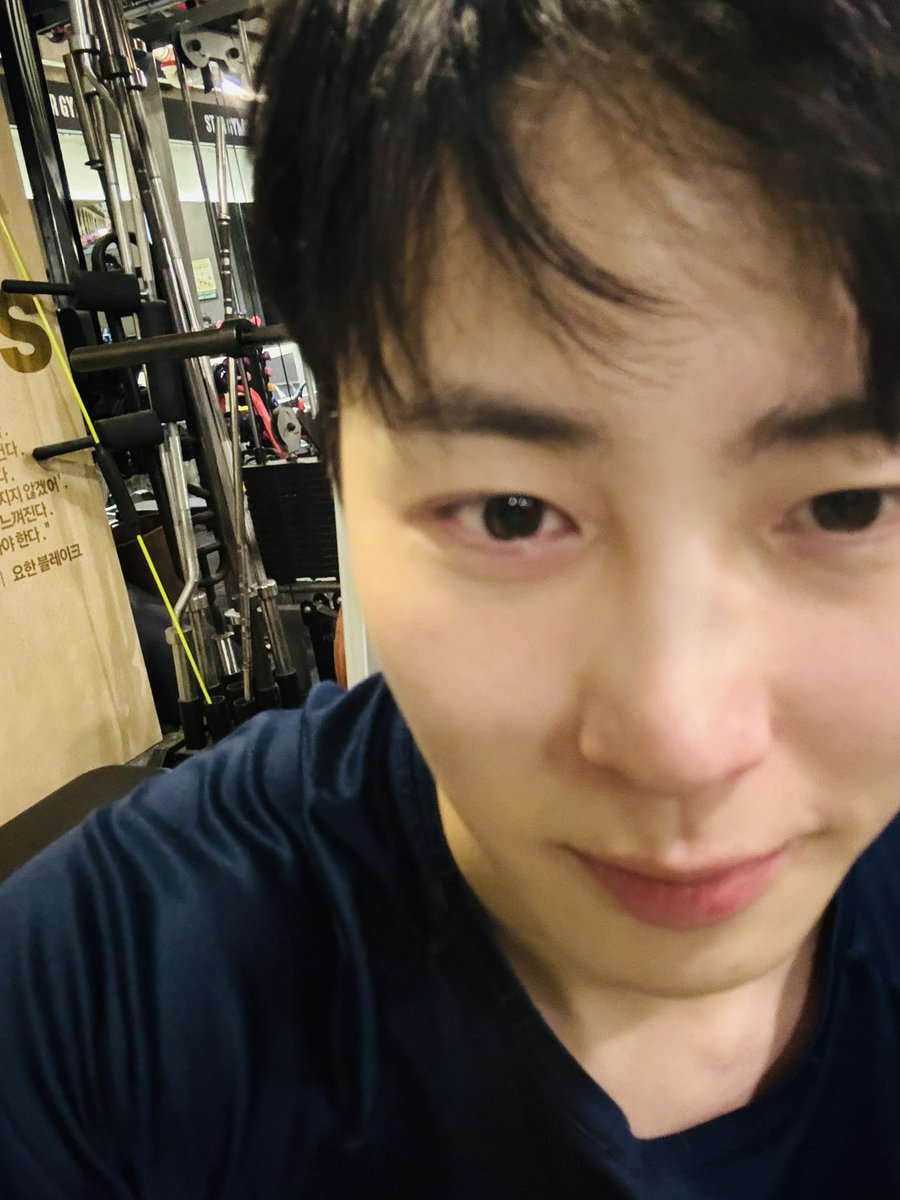 gooreumseng's tweet image. 피곤하다우에궁
#하늘 #하성운 #피곤해 #들썩들썩 #보고싶엉