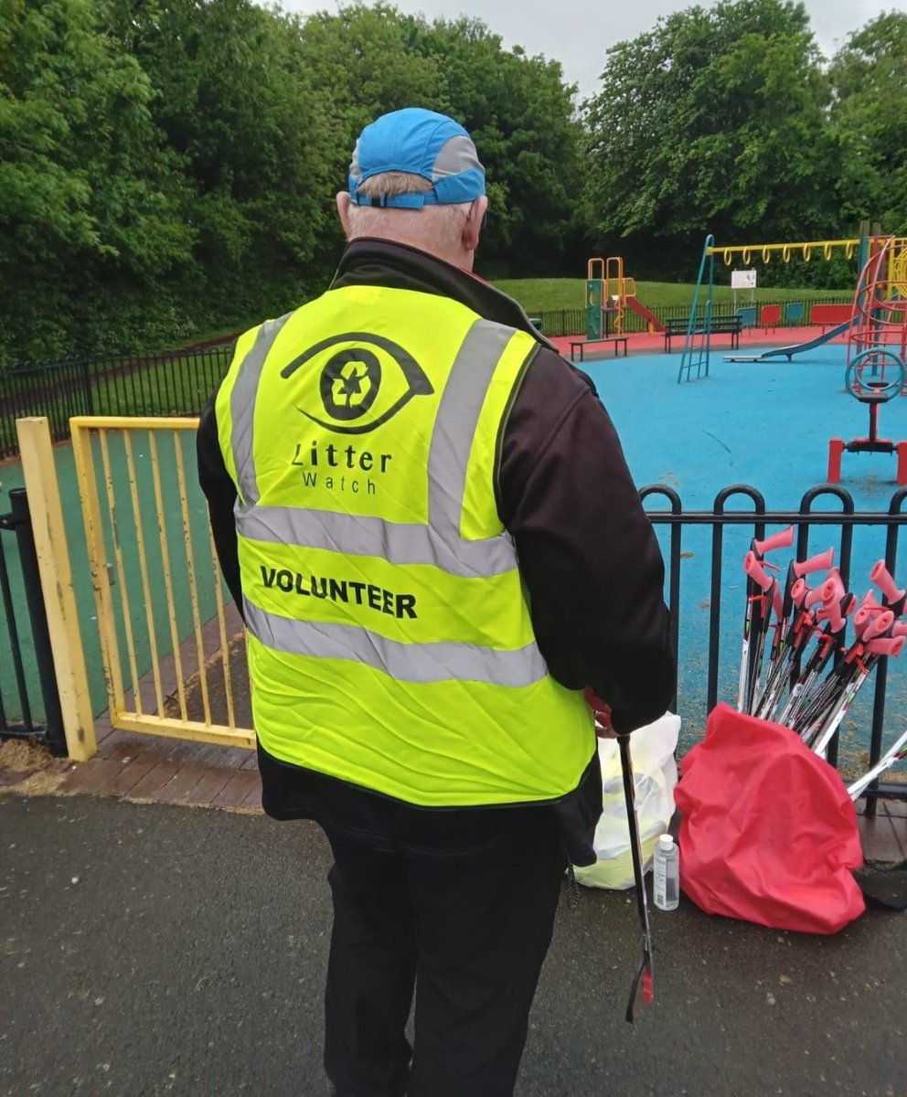 We have arrived at Broadwell Park for our first Community Litter Pick! 😃

Meet us at Broadwell Park, Oldbury between 9:30am - 11:30am today to join in on the action, we are located near the children's play area! 🚮🧑‍🦯

#lovewhereyoulive #adoptastreet #sandwell 
<a href="/Litterwatch1/">Litter Watch</a>