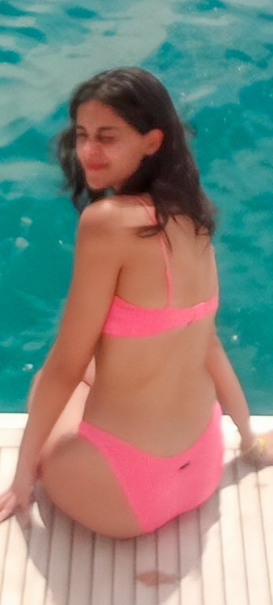 Ananya Pandey 🔥