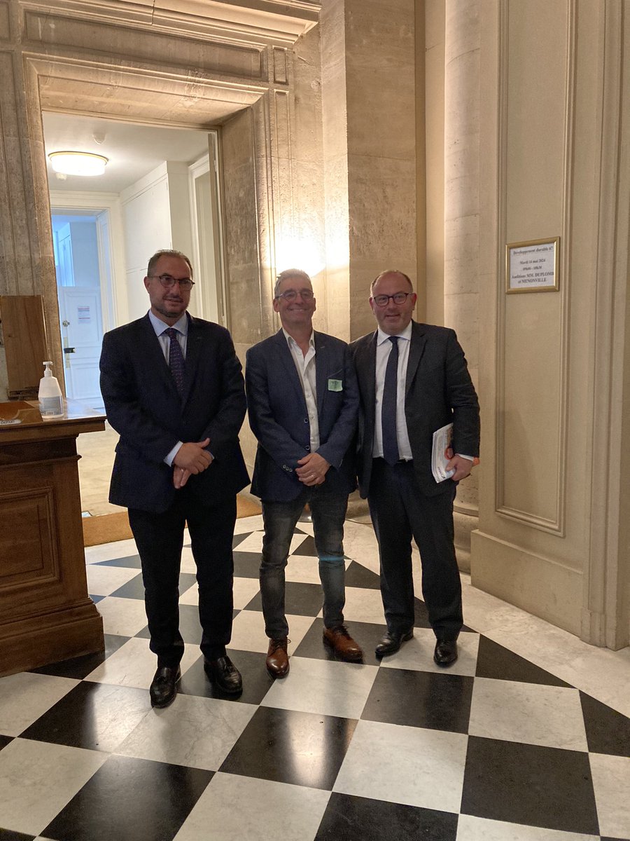 Audition ce matin avec les rapporteurs <a href="/Senat/">Sénat</a> du #PLOA afin que les #Cuma leviers d’installation pour nombre d’agriculteurs soient davantage soutenues. Nous n’attendrons pas la prochaine loi d’orientation dans 10 ans!
Merci <a href="/F_Menonville/">Franck Menonville</a> et Laurent Duplomb pour leur écoute