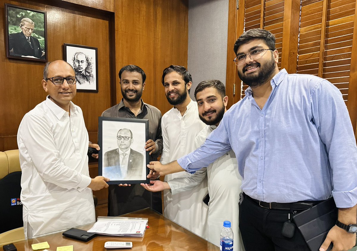 Meetup with President PPP Karachi and Minister local government @SaeedGhani1 at his office and to present his sketch with friends Different organisational matters were also discussed