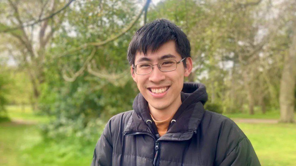 Great to see this article on BBC News about the @CUBotanicGarden phenology project. The project monitors trees and their seasonal changes to better understand the effects of #climatechange. 🌳 Read more 👉bbc.co.uk/news/articles/… Photo: Edward Chang, ecology student @plantsci