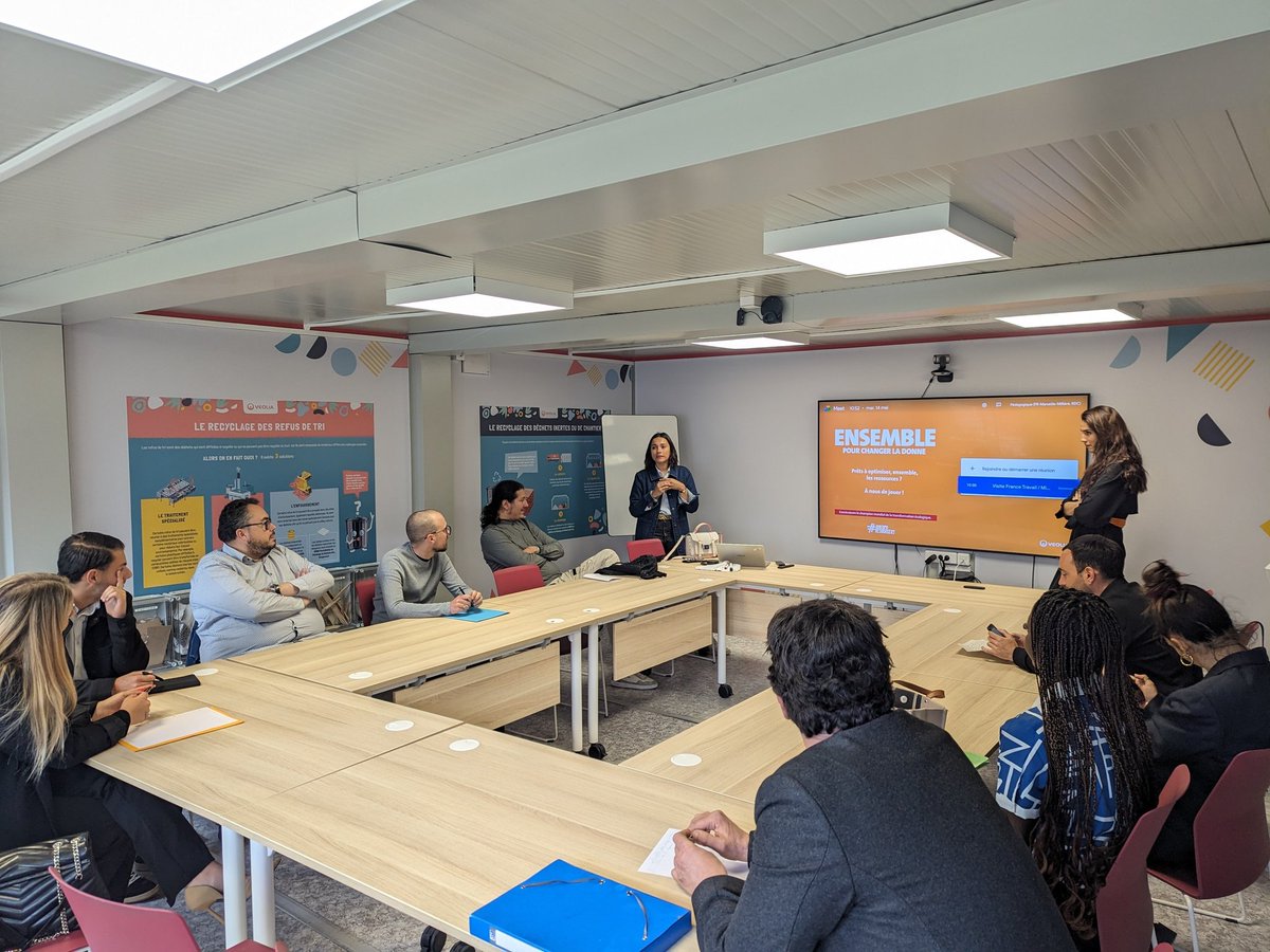 #alternance #Recrutement <a href="/Veolia_FR/">Veolia | France</a> Semaine de l #alternance ,visite de <a href="/Veolia/">Veolia</a> , en présence de 7 Candidats : avec au programme 👉  visite du site, présentation des postes en contrat en alternance ( marketing... transport) Suivi d un job dating..merci <a href="/Veolia_FR/">Veolia | France</a>