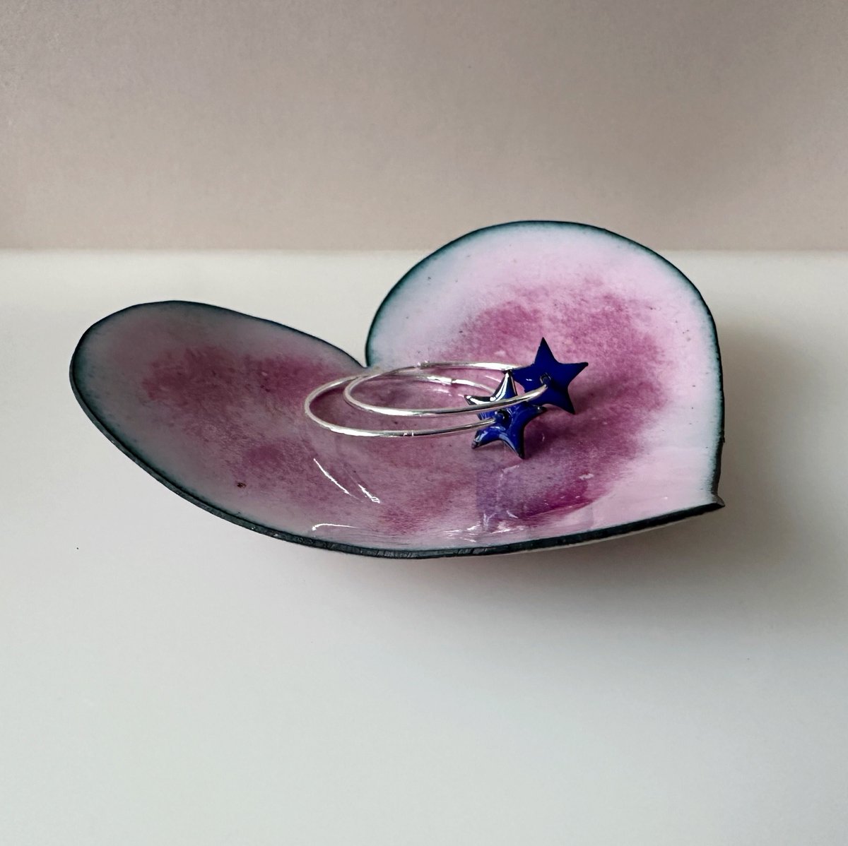 Pink Heart Enamel Ring Dish - Valentine Gift - Tealight Holder tuppu.net/310ba7c1 #ShopIndie #UKCraftersHour #MyNewTag #Etsy #WeddingPresent