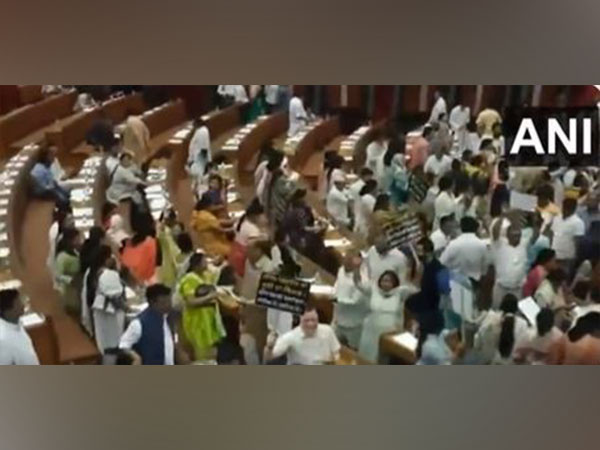 ani_digital's tweet photo. MCD House adjourned amid uproar over alleged assault of AAP MP Swati Maliwal

Read @ANI Story |   https://t.co/Ng6i7ZugTZ
#MCDHouse #SwatiMaliwal #BJP #Delhi https://t.co/x4rE86ZikG