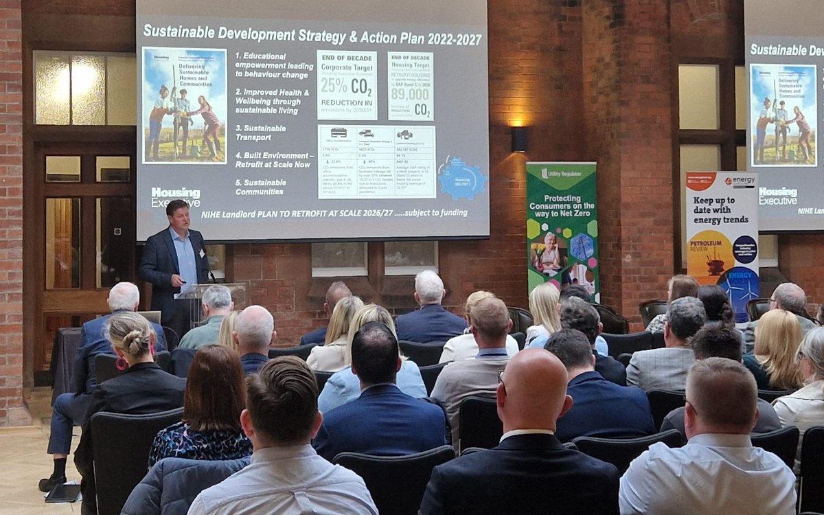 Robert Clements closed session one, talking about how the @nihecommunity is ‘Placing Householders at the centre of the energy transition’, with the extensive work ongoing to deliver improved energy efficiency and decarbonisation, and the benefits this brings to their residents.