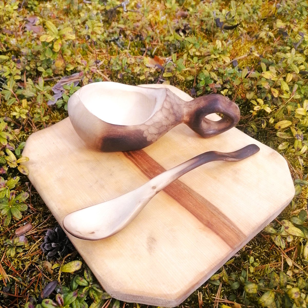 Kuksa with spoon hand carved in birch wood by Witaberget from Sweden
witaberget.etsy.com/listing/158682…
#bushcraft #outdoor #coffeecup
