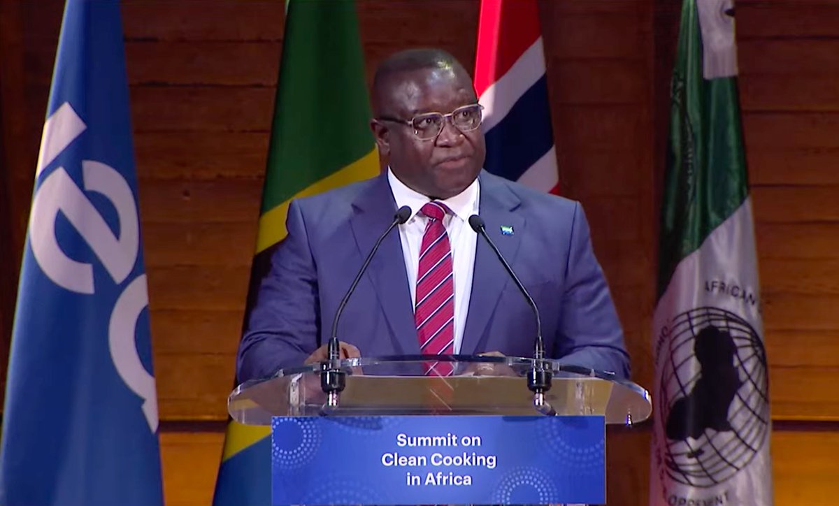 At the Summit on Clean Cooking in Africa currently taking place in Paris, the President of #SierraLeone @PresidentBio highlighted key policy instruments to accelerate the #cleancooking agenda in 🇸🇱, including @SEforALLorg's support to develop the country's green growth plan.