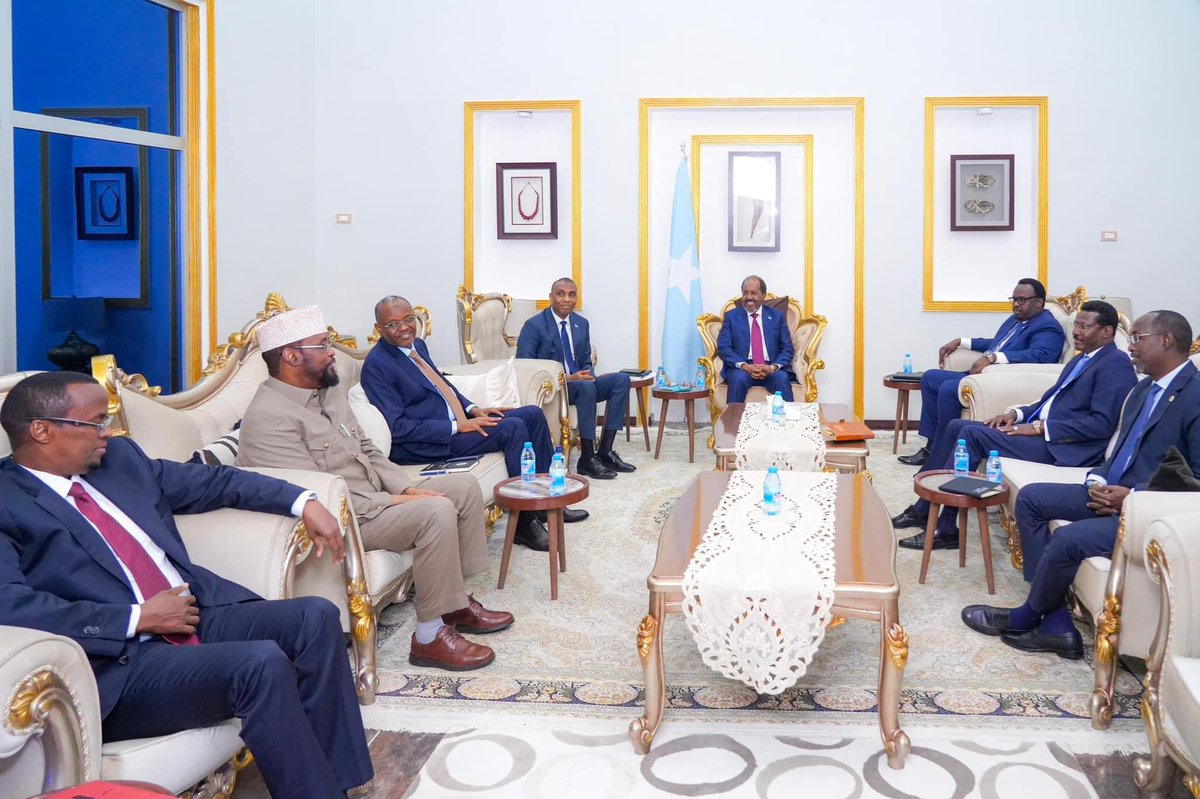 Crucial talks open in Mogadishu on Tuesday for Somalia’s federal and regional leaders amid political differences over constitutional amendments, pause in military operations against al-Shabaab and upcoming drawdown of African Union forces. (Photo by @TheVillaSomalia)