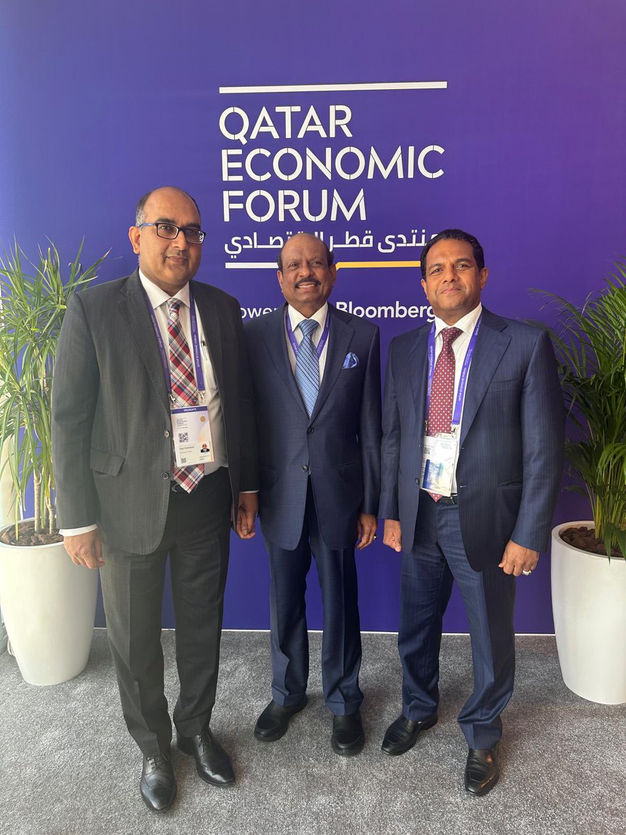 Ambassador met Mr. MA Yusuff Ali, Chairman of Lulu Group on the sidelines of Qatar Economic Forum. Appreciated Lulu Group’s contribution to the growth of India-Qatar commercial ties.