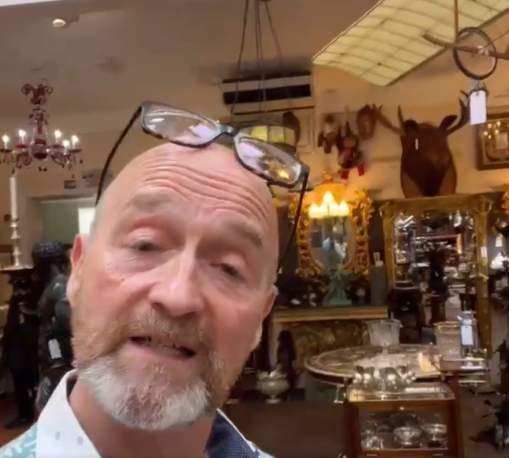 How much does it cost to become a dealer at Hemswell Antique Centres? Click the link below to find out: 
x.com/DavidHarperTV/… 

#hemswell #antiques #lincolnshire #lincoln #antiquesdealers #antiquingadventures #antiquing